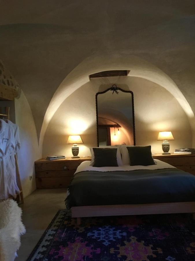 La Suite Lou Le Noyer  Buitenkant foto