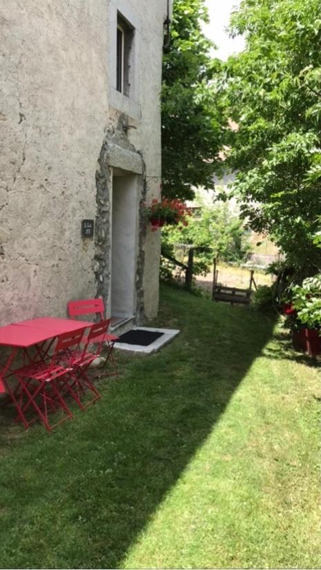 La Suite Lou Le Noyer  Buitenkant foto