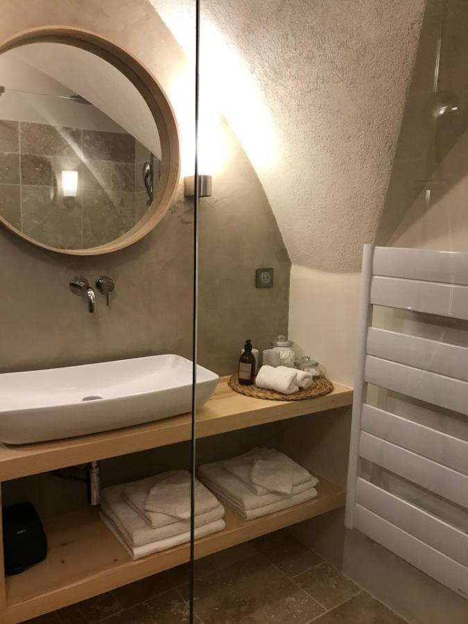 La Suite Lou Le Noyer  Buitenkant foto
